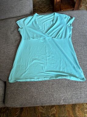 GAP Aqua V-Neck Short Sleeve Empire Waist Top Maternity